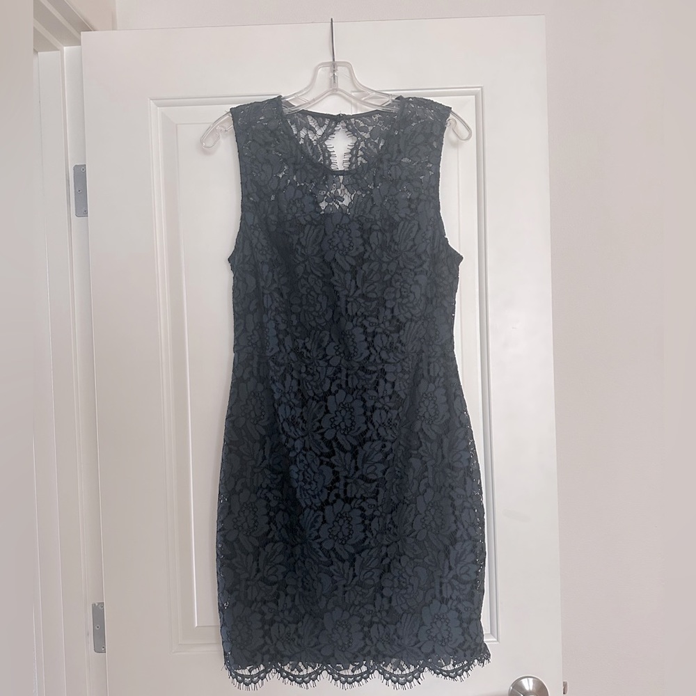 NWT- BR navy lace sheath dress